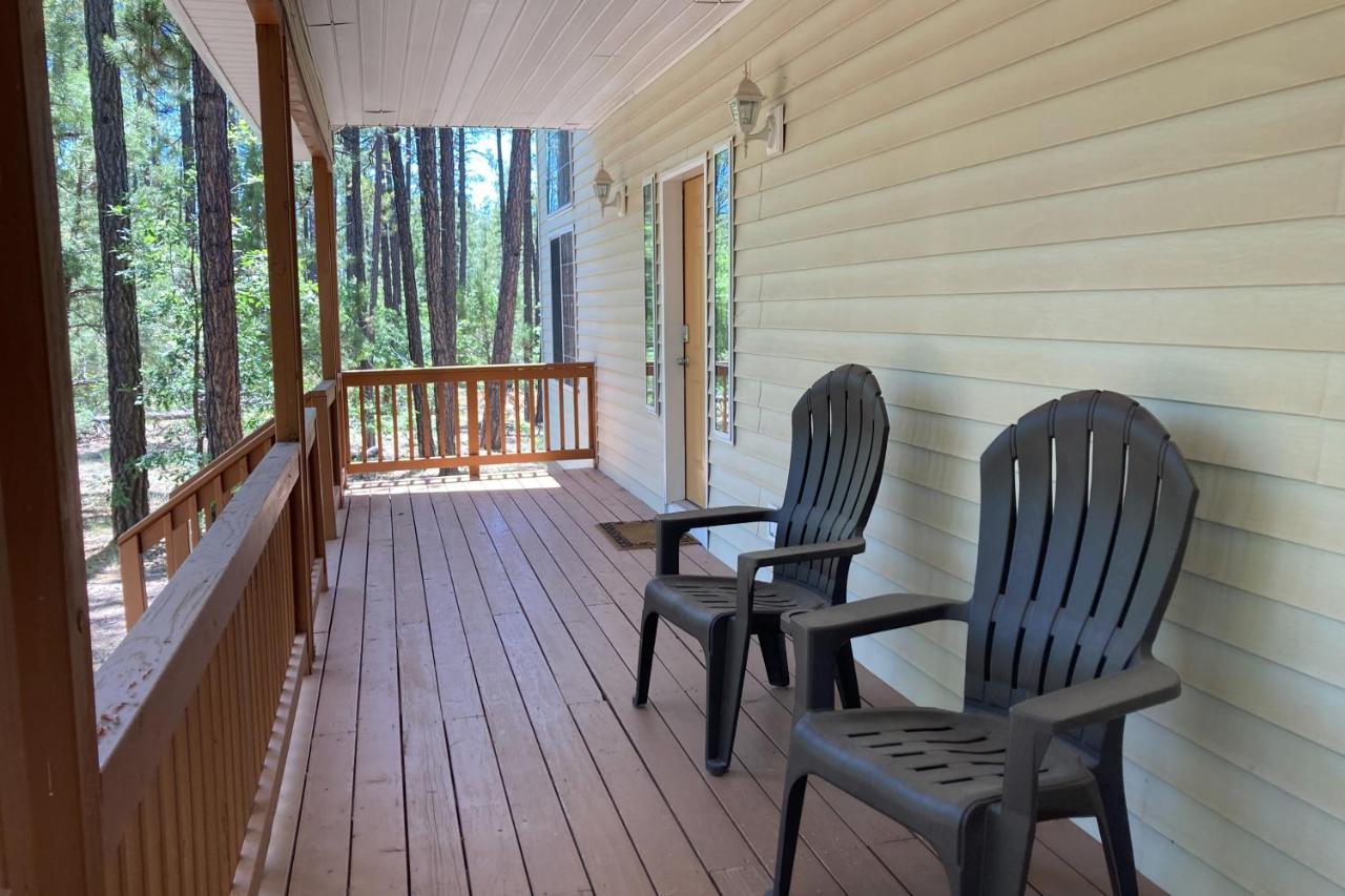 パイントップ・レイクサイド Tranquil Pines Retreatヴィラ エクステリア 写真